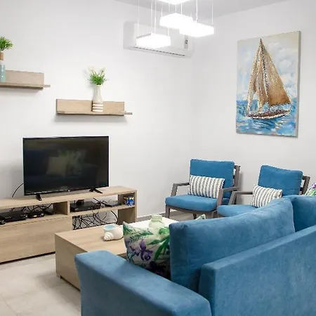 Aegean Horizon Beachfront מלון