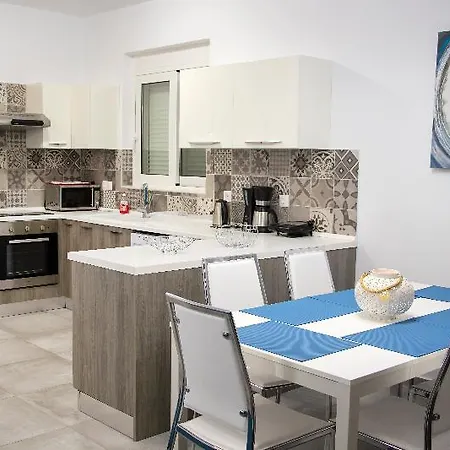 מלון Aegean Horizon Beachfront